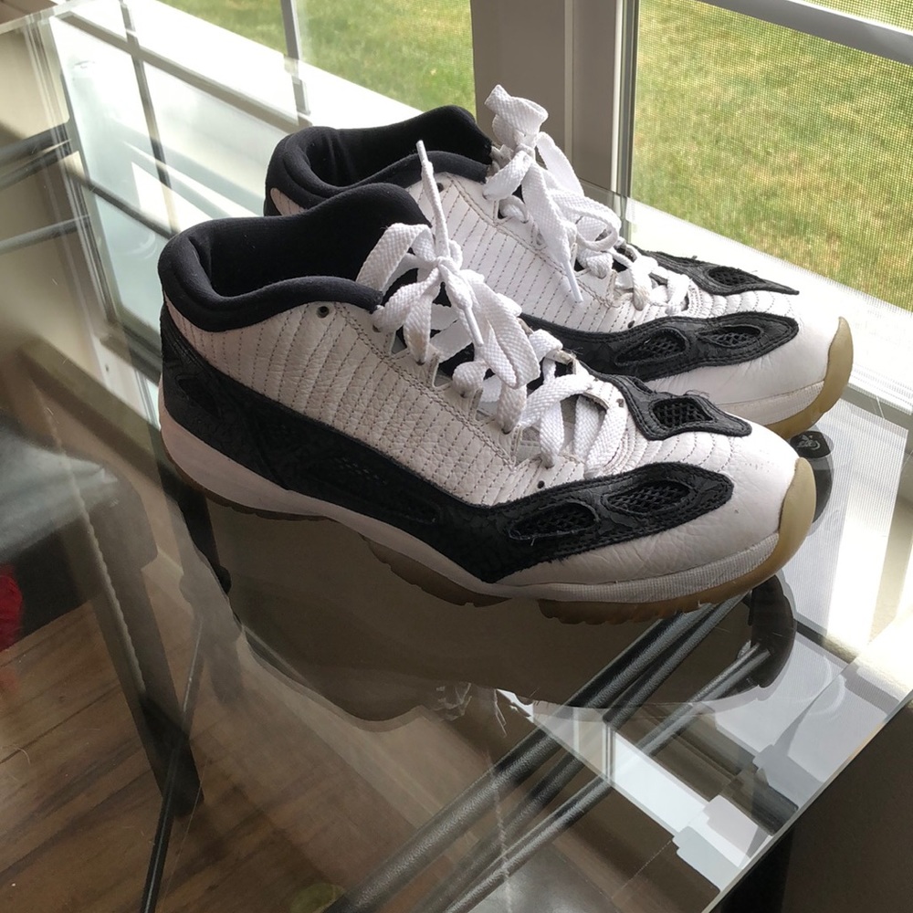Jordan 11 ie